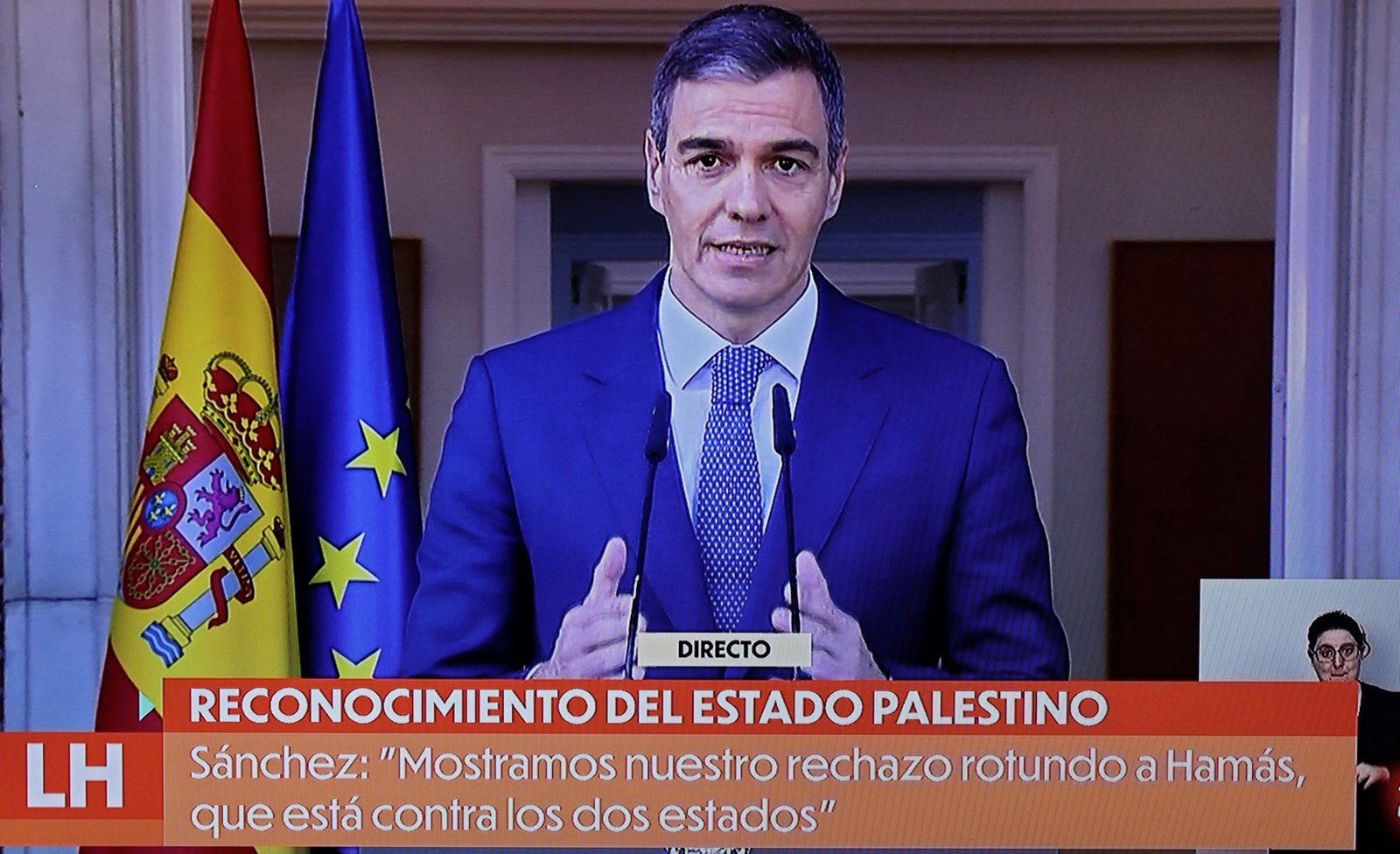 A picture of a TV screen taken on May 28, 2024 shows Spain's Prime Minister Pedro Sanchez delivering a speech over the recognition of Palestinian statehood by Spain, at La Moncloa Palace in Madrid. Recognising Palestinian statehood is 'essential for reaching peace' said Spain's Prime Minister Pedro Sanchez on May 28, 2024. Spain, Ireland and Norway will formally recognise a Palestinian state Tuesday in a decision slammed by Israel as a "reward" for Hamas more than seven months into the devastating Gaza war.,Image: 877029930, License: Rights-managed, Restrictions: , Model Release: no, Credit line: Thomas COEX / AFP / Profimedia
