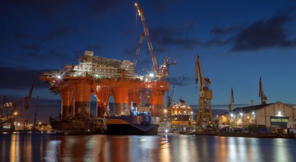 Repair of the oil rig in the shipyard.,Image: 152859339, License: Royalty-free, Restrictions: , Model Release: no, Credit line: Dariusz Kuzminski / Alamy / Alamy / Profimedia