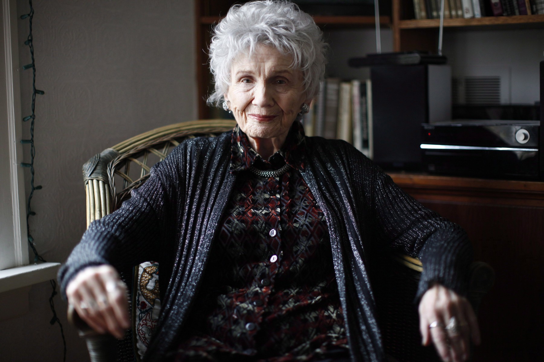 Canadian author Alice Munro is photographed at her daughter Sheila's home during an interview in Victoria, B.C. Tuesday December 10, 2013. Alice's daughter Jenny received the Nobel prize in Literature on her mother's behalf during a ceremony in Stockholm, Sweden.,Image: 179462416, License: Rights-managed, Restrictions: World rights excluding North America, Model Release: no, Credit line: Chad Hipolito / PA Images / Profimedia