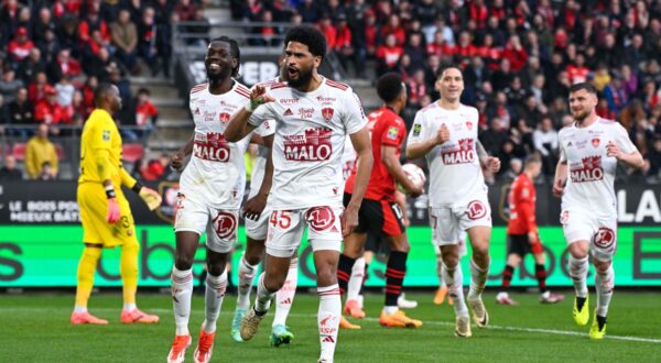 Mahdi CAMARA ( 45 - Brest ) celebrates after scoring during the Ligue 1 match between Stade Rennais FC and Stade Brestois 29 at Roazhon Park on April 28, 2024 in Rennes, France. ( Photo by federico pestellini / panoramic ) -,Image: 868688867, License: Rights-managed, Restrictions: , Model Release: no, Credit line: Federico Pestellini / Panoramic / Profimedia
