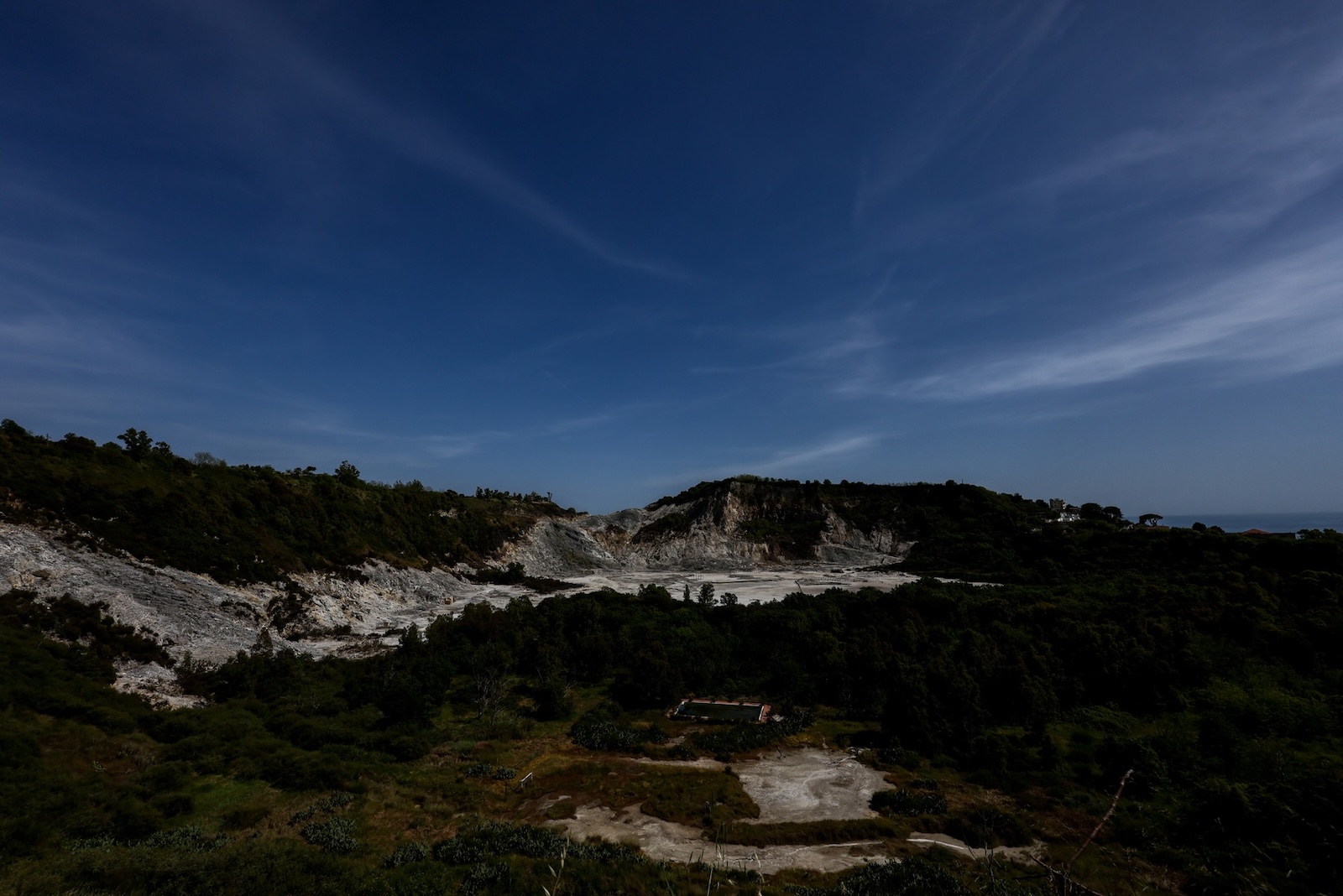 Naples - Campi Flegrei 27-04-2024 the earth continues to shake, new tremor this morning at 5.44 am of 3.9 with the epicenter in the Punta Epitaffio area in the municipality of Bacoli. In the photo a view of the Solfatara Volcano (NeaPhoto Alessandro Garofalo) Editorial Usage Only