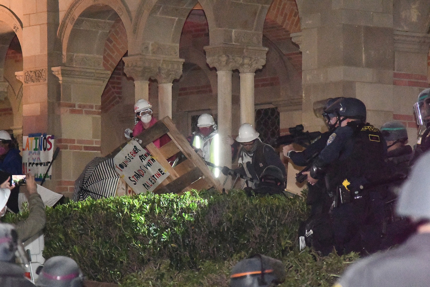 Policija guši propalestinski prosvjed studenata u Los Angelesu