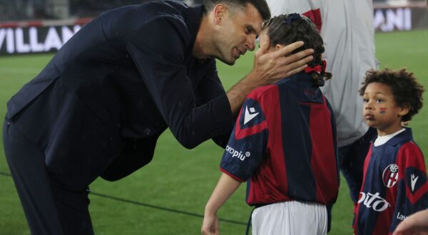 Bologna's head coach Thiago Motta  during the Serie A soccer match between Bologna f.c. and Juventus f.c. at the Dall’Ara Stadium, Bologna, northern Italy - Monday, May 20, 2024. Sport - Soccer - (Photo Michele Nucci - LaPresse),Image: 874976708, License: Rights-managed, Restrictions: *** World Rights Except China, France, and Italy *** CHNOUT FRAOUT ITAOUT, Model Release: no, Credit line: LaPresse / ddp USA / Profimedia