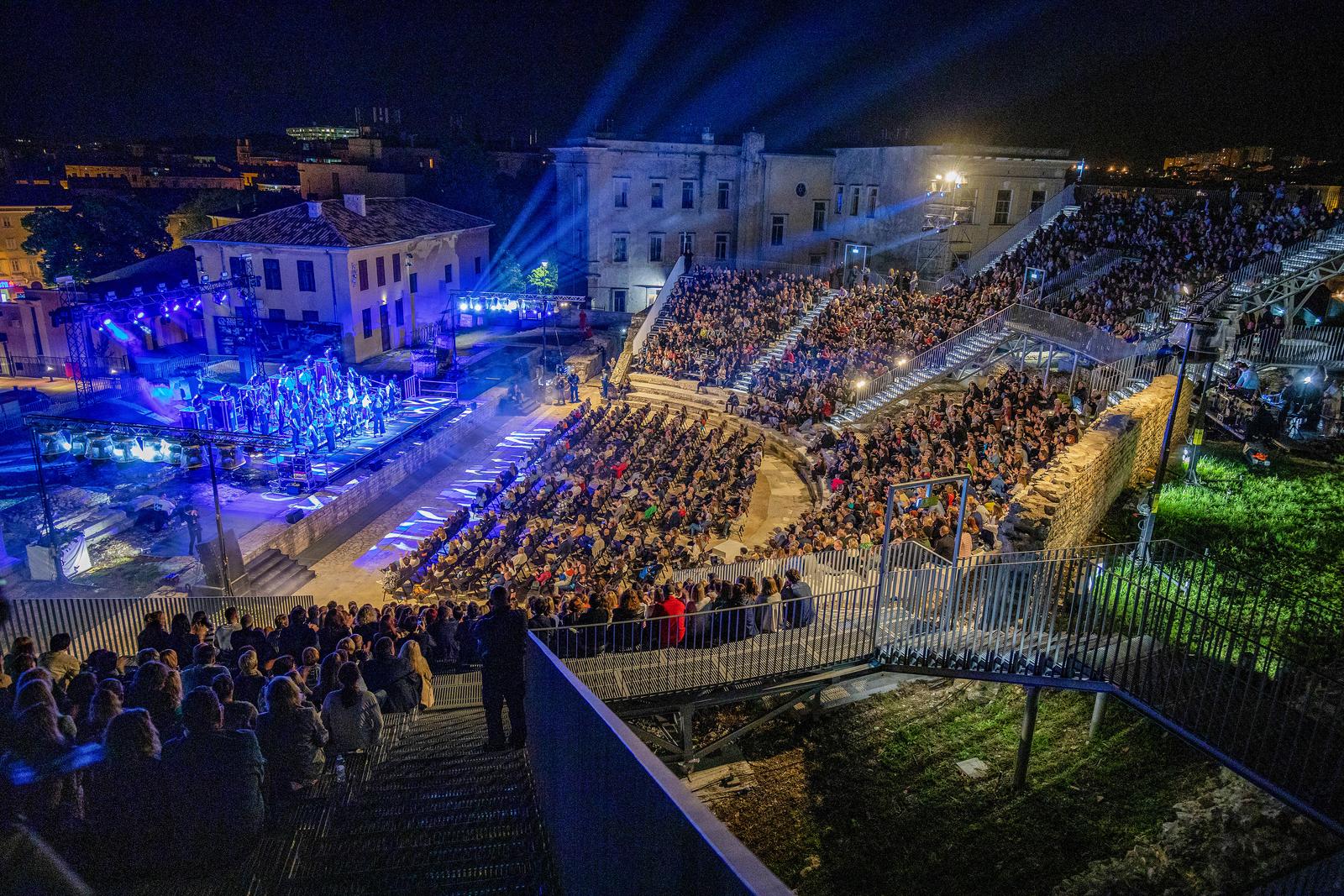 Većina programa Pulskog ljeta održat će se na spektakularnoj pozornici Malog rimskog kazališta | Foto: Srecko Niketic/PIXSELL