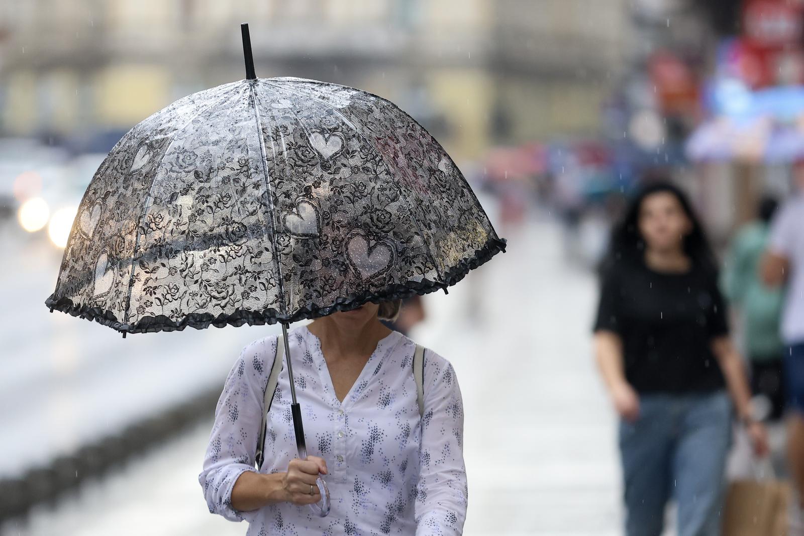 21.09.2023., Sarajevo, Bosna i Hercegovina - Kisa iznenadila gradjanje Sarajeva. Photo: Armin Durgut/PIXSELL