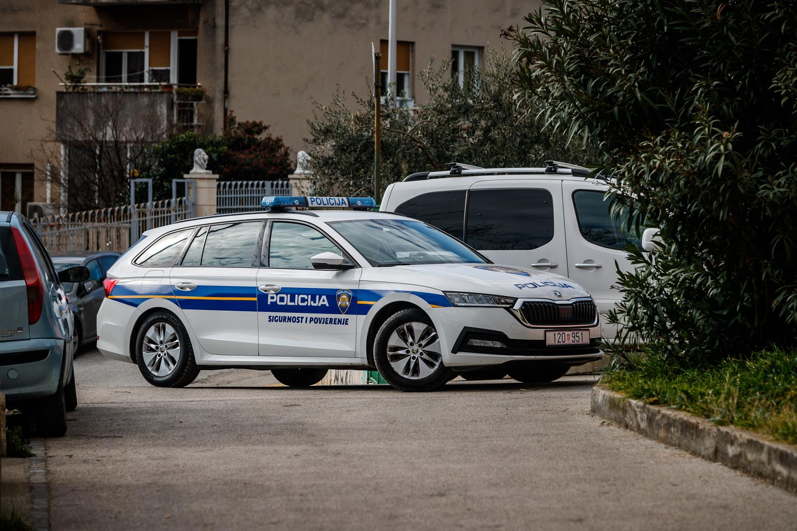 08.02.2024., Split - Ivan Pernar je najavio danas dolazak ispred Osnovne Skole Bol te ga je policija cekala medjutim nije se pojavio. Photo: Zvonimir Barisin/PIXSELL