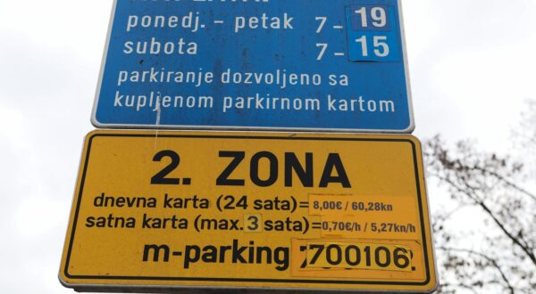 03.01.2023.,Zagreb - Nove cijene parkiranja istaknute na znakovima koji oznacavaju parkirne zone Photo: Zeljko Hladika/PIXSELL