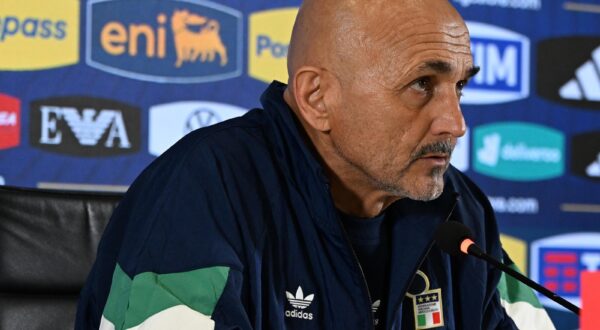 epa11387536 Italy's Head Coach Luciano Spalletti attends a press conference in Florence, Italy, 03 June 2024. Italy will face Turkey on 04 June in their international friendly soccer match in preparations for the UEFA EURO 2024 that will be held in Germany starting on 14 June.  EPA/CLAUDIO GIOVANNINI