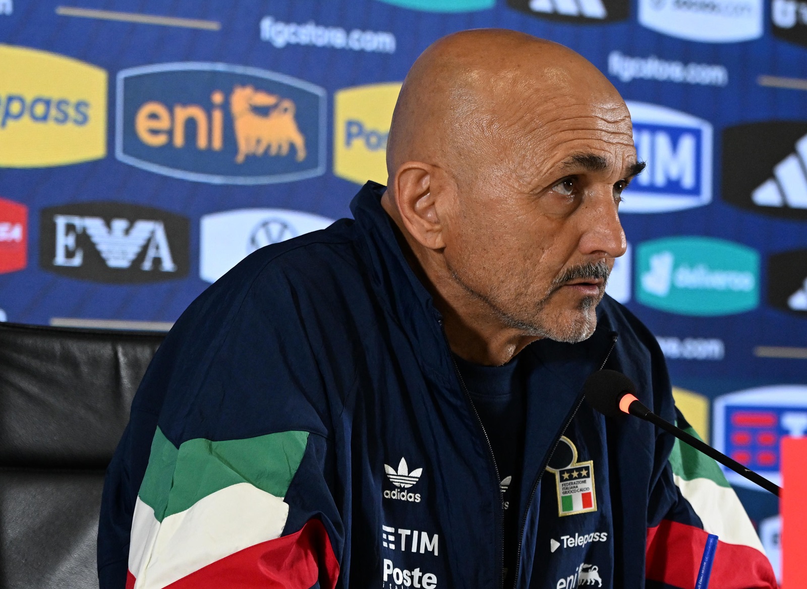 epa11387536 Italy's Head Coach Luciano Spalletti attends a press conference in Florence, Italy, 03 June 2024. Italy will face Turkey on 04 June in their international friendly soccer match in preparations for the UEFA EURO 2024 that will be held in Germany starting on 14 June.  EPA/CLAUDIO GIOVANNINI