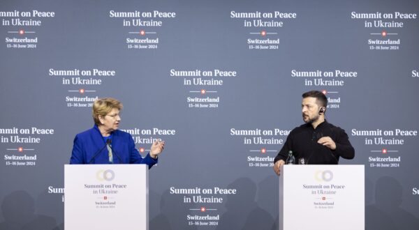 epa11411820 Ukraine's President Volodymyr Zelensky (R) and Swiss Federal President Viola Amherd (L) deliver a press statement during the Summit on Peace in Ukraine, in Stansstad near Lucerne, Switzerland, 15 June 2024. International heads of state gather on 15 and 16 June at the Buergenstock Resort in central Switzerland for the two-day Summit on Peace in Ukraine.  EPA/MICHAEL BUHOLZER / POOL EDITORIAL USE ONLY