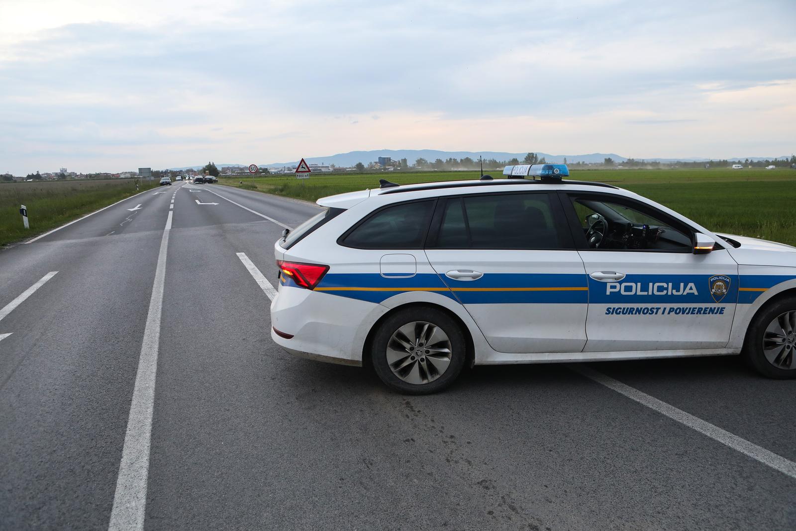 01.05.2023., Velika Gorica - U sudaru motocikla i osobnog automobila na cesti izmedju Velike Gorice i Starog Cica poginuo je vozac motocika. Photo: Zeljko Hladika/PIXSELL