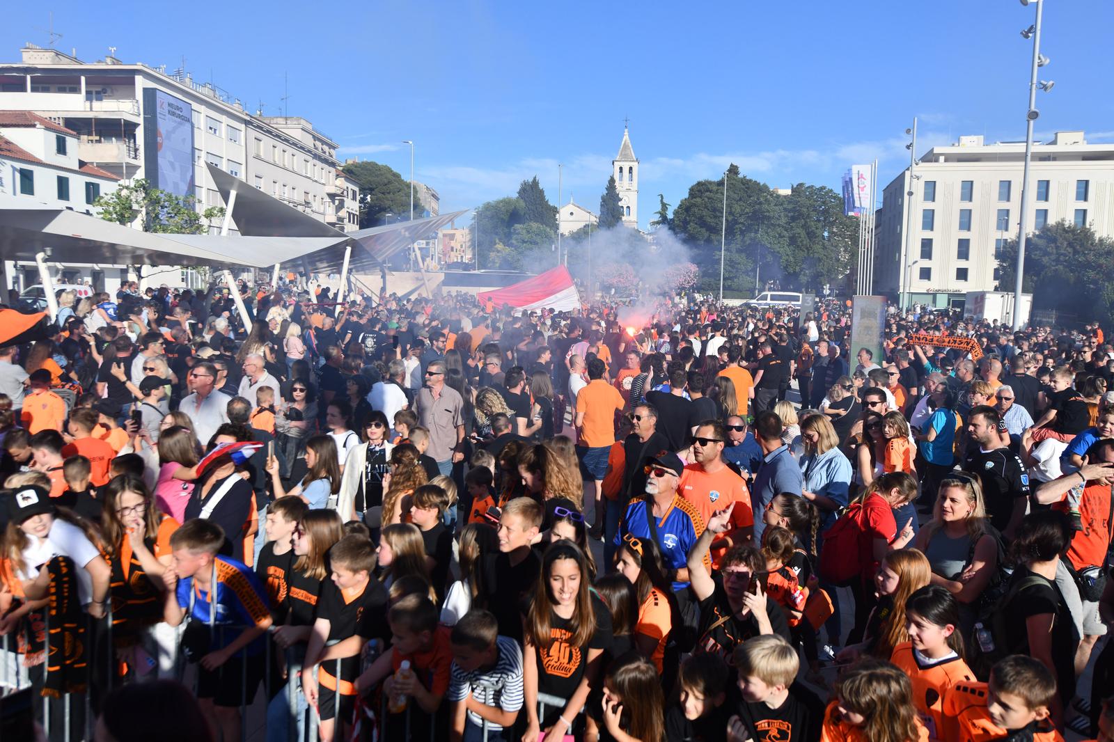 03.06.2024., Sibenik - Svecani docek nogometasa Sibenika na sredisnjem gradskom trgu Poljana nakon povratka u Supersport Hrvatsku Nogometnu Ligu. Photo: Hrvoje Jelavic/PIXSELL