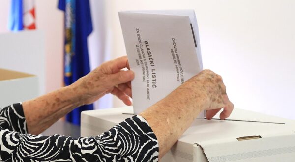 09.06.2024., Zagreb - Gradjani glasuju na izborima za Europski parlament na birackom mjestu 346 trg Francuske republike. Photo: Marko Prpic/PIXSELL