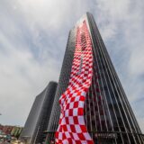 09.06.2024., Split - Postavljanje najvece zastave na najvecu zgradu u Hrvatskoj. Photo: Zvonimir Barisin/PIXSELL