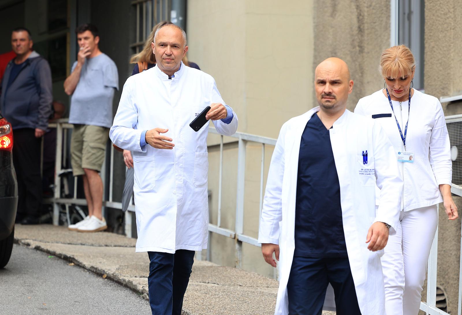 11.06.2024., Zagreb - Odrzana konferencija za medije ravnatelja Davor Vagic i specijalist ortopedije i traumatologije Dinko Vidovic ispred Klinike za traumatologiju KBC-a Sestre milosrdnice. Photo: Marko Prpic/PIXSELL