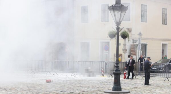 11.06.2024. zagreb - Muškarac se zapalio na Markovom trgu  Photo: Patrik Macek/PIXSELL