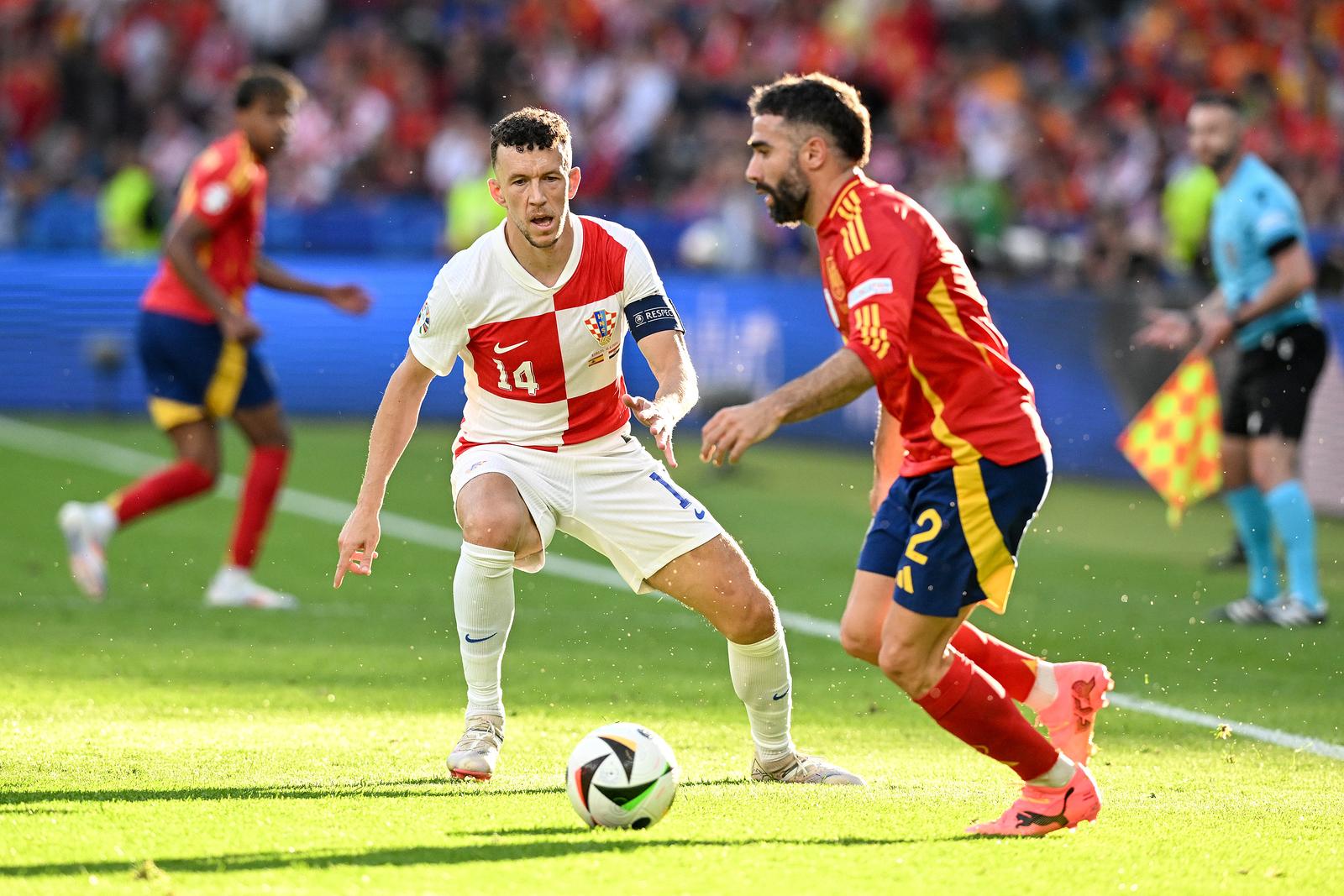 15.06.2024., Olimpijski stadion, Berlin, Njemacka - Europsko prvenstvo 2024., skupina B, 1. kolo, Spanjolska - Hrvatska. Ivan Perisic, Dani Carvajal Photo: Marko Lukunic/PIXSELL