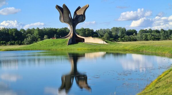 15.05.2021., Jasenovac - Kameni cvijet je monumentalni spomenik posvecen svim zrtvama koje su stradale od strane ustasa u sabirnom logoru Jasenovac tijekom Drugog svjetskog rata. Photo: Sandra Krunic/PIXSELL