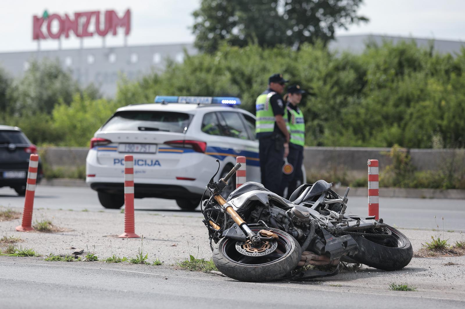 23.06.2024., Zagreb - Prometna nesreca na Slavonskoj aveniji u kojoj je smrtno stradao motociklist. Photo: Tomislav Miletic/PIXSELL