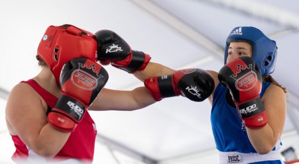 26.09.2021., Zagreb - Drzavno prvenstvo za boksacice na otvorenom borilistu BK Gladijator. Kategorija S57kg, Lana Skupnjak (crvena) - Lorena Horvat (plava). Photo: Davor Puklavec/PIXSELL