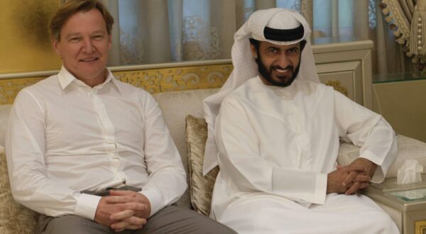 Dubai, 071122.
Saif Alketbi, investitor koji je kupio udio u Fortenovi.
Na fotografiji: Miodrag Borojevic, Saif Alketbi i Gojko Drljaca.
Foto: Marko Miscevic / CROPIX