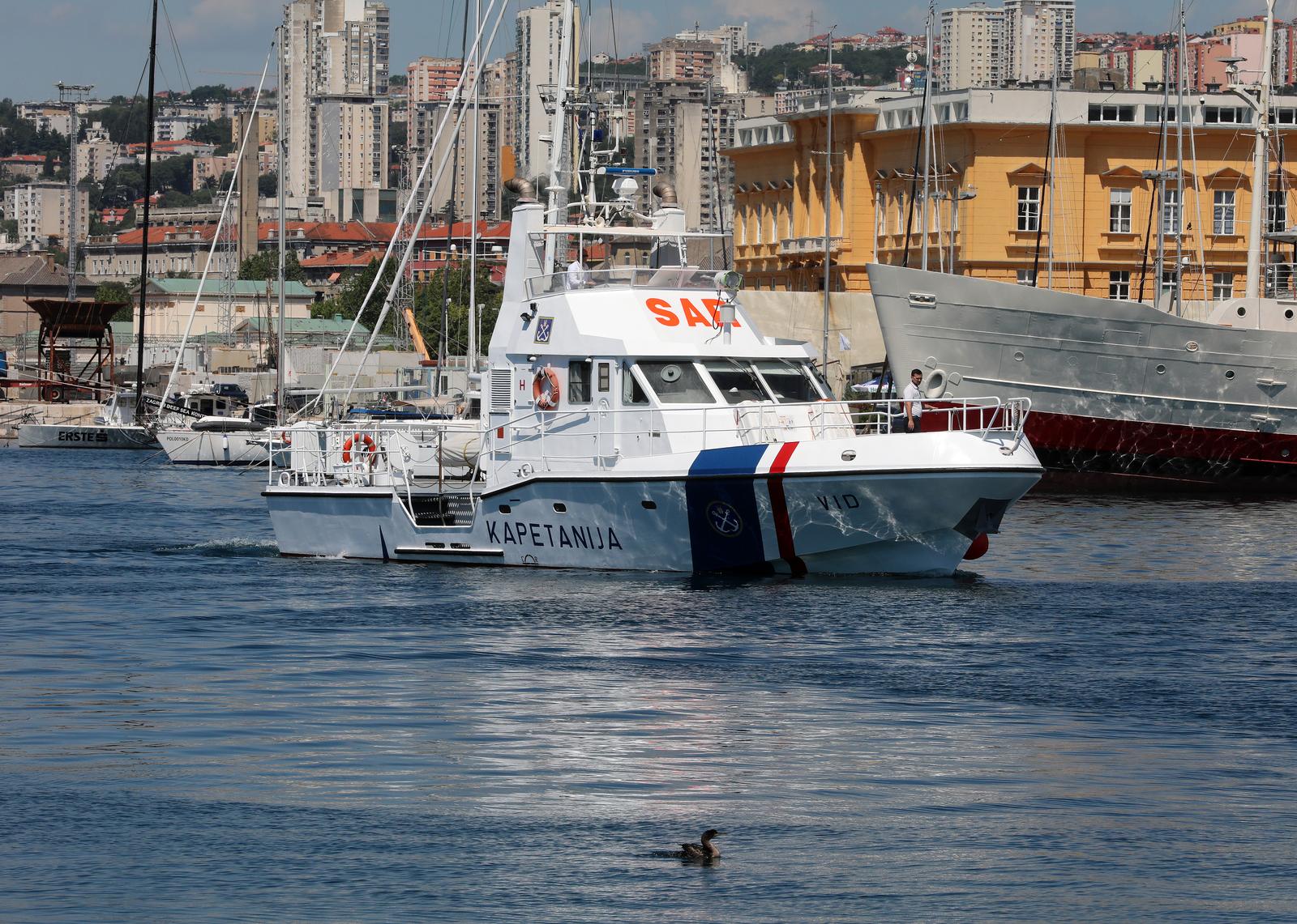 11.05.2024., Rijeka - Brod Lucke kapetanije Rijeka "Vid" plovi rijeckom lukom. Photo: Goran Kovacic/PIXSELL