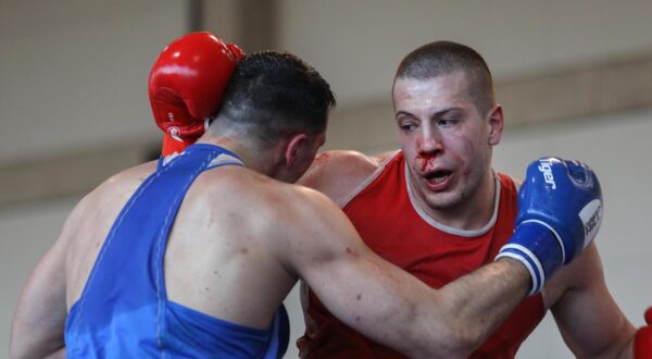 28.01.2024., Sesvete - U OS Jelkovec u Sesvetama odrzano je Finale Prvenstva Hrvatske u boksu. Luka Prtljacic, Marko Milun. Photo: Tomislav Miletic/PIXSELL