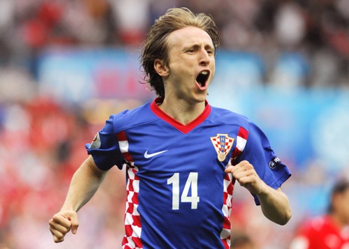 Croatian midfielder Luka Modric celebrates after scoring a penalty during their Euro 2008 Championships Group B football match Austria vs. Croatia on June 8, 2008 at  Ernst-Happel stadium in Vienna, Austria.   AFP PHOTO  JOE KLAMAR  -- MOBILE SERVICES OUT --,Image: 25736990, License: Rights-managed, Restrictions: MOBILE SERVICES OUT, Model Release: no, Credit line: JOE KLAMAR / AFP / Profimedia