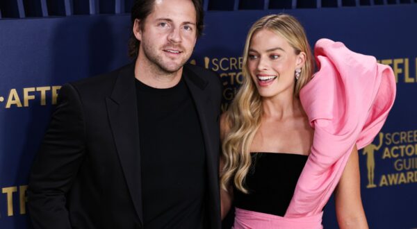 LOS ANGELES, CALIFORNIA, USA - FEBRUARY 24: Tom Ackerley and wife Margot Robbie arrive at the 30th Annual Screen Actors Guild Awards held at the Shrine Auditorium and Expo Hall on February 24, 2024 in Los Angeles, California, United States.,Image: 850598629, License: Rights-managed, Restrictions: *** World Rights***, Model Release: no, Credit line: Image Press Agency / ddp USA / Profimedia