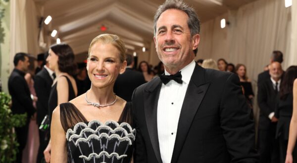 NEW YORK, NEW YORK - MAY 06: (L-R) Jessica Seinfeld and Jerry Seinfeld attend The 2024 Met Gala Celebrating "Sleeping Beauties: Reawakening Fashion" at The Metropolitan Museum of Art on May 06, 2024 in New York City.   Dia Dipasupil,Image: 870753409, License: Rights-managed, Restrictions: , Model Release: no, Credit line: Dia Dipasupil / Getty images / Profimedia