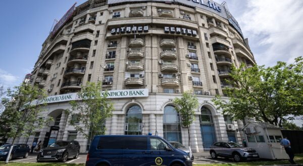 A van belonging to the counterterrorism forces of the Romanian Secret Service (SRI) is parked next to the block of flats hosting the Embassy of Israel in Bucharest on June 3, 2024.    A man threw an incendiary device at the door to the Israeli embassy in Bucharest on Monday, authorities said, adding that investigations did not indicate a link to the Gaza war.
Romanian counterterrorism forces detained the 34-year-old man who "threatened to set himself on fire and attempted to cause damage with a Molotov cocktail," a spokesman for the country's intelligence services said.
Counterterrorism forces, on site to ensure security, extinguished the resulting fire, which caused no significant damage.
Media reported the man to be a Syrian national.,Image: 878559856, License: Rights-managed, Restrictions: , Model Release: no, Credit line: Daniel MIHAILESCU / AFP / Profimedia