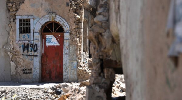 A general view shows a  building destroyed during battles to defeat the Islamic State group, in the old city of Mosul in northern Iraq on June 1, 2024. Ten years ago, the Islamic State group rampaged across Iraq's ancient city of Mosul declaring a "caliphate" that ruled with beheadings, torture and enslavement, turning life into living hell.  
After gruelling battles, US-backed Iraqi forces drove IS out of Mosul in 2017 and announced the groups' defeat in Iraq, leaving the city's traumatised residents to rebuild their shattered lives.,Image: 879231597, License: Rights-managed, Restrictions: TO GO WITH 'IRAQ-CONFLICT-IS-SURVIVORS-TESTIMONIES' FOCUS BY MOHAMMED SALIM, Model Release: no, Credit line: Zaid AL-OBEIDI / AFP / Profimedia