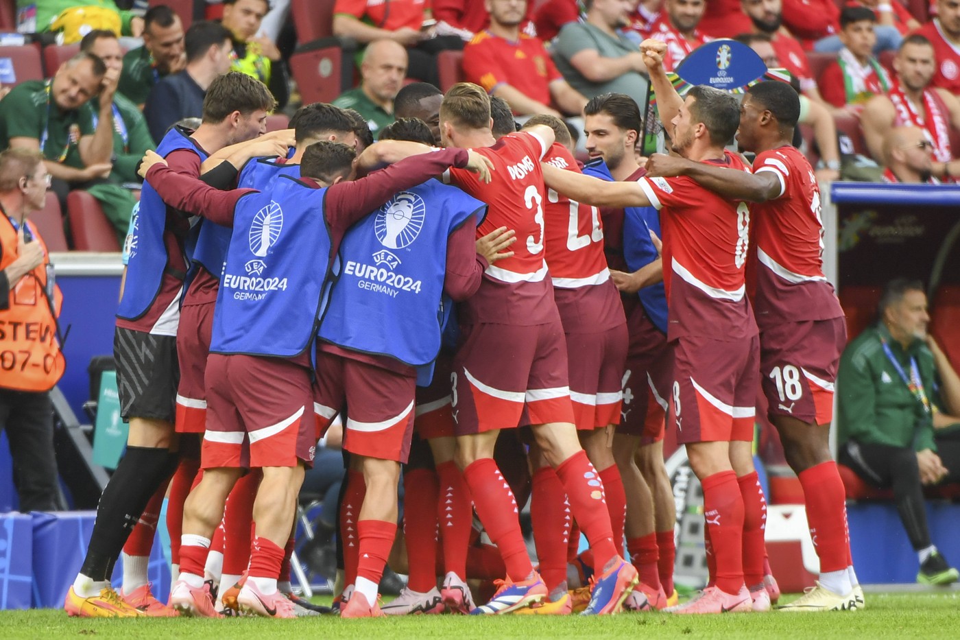 COLOGNE, GERMANY - JUNE 15: Switzerland squad celebrates Michel Aebischer of Switzerland not showed for his goal during the UEFA EURO, EM, Europameisterschaft,Fussball 2024 group stage match between Hungary and Switzerland at Cologne Stadium on June 15, 2024 in Cologne, Germany. Cologne Cologne Stadium North Rhine-Westphalia Germany *** COLOGNE, GERMANY JUNE 15 Switzerland squad celebrates Michel Aebischer of Switzerland not shown for his goal during the UEFA EURO 2024 group stage match between Hungary and Switzerland at Cologne Stadium on June 15, 2024 in Cologne, Germany Cologne Cologne Stadium North Rhine Westphalia Germany Copyright: xJustPictures.ch/ManuelxWinterbergerx jp-en-EuSpIm-MWI_7761,Image: 881862343, License: Rights-managed, Restrictions: Credit images as "Profimedia/ IMAGO", Model Release: no, Credit line: Manuel Winterberger / imago sportfotodienst / Profimedia