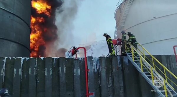 Zapaljena skladišta u Azovu