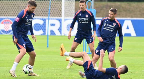 Neuruppin, Germany, 210624. Volksparkstadion. Training of the Croatian national football team before the European Championship, EM, Europameisterschaft match against Italy, the last in Group B, which will be played on Monday. In the photo: Bruno Petkovic, Ivan Perisic, Andrej Kramaric. Photo: / CROPIX Croatia Copyright: xxAntexCizmicx trening_hrvatska36-210624,Image: 883725187, License: Rights-managed, Restrictions: Credit images as "Profimedia/ IMAGO", Model Release: no, Credit line: Ante Cizmic / imago sportfotodienst / Profimedia