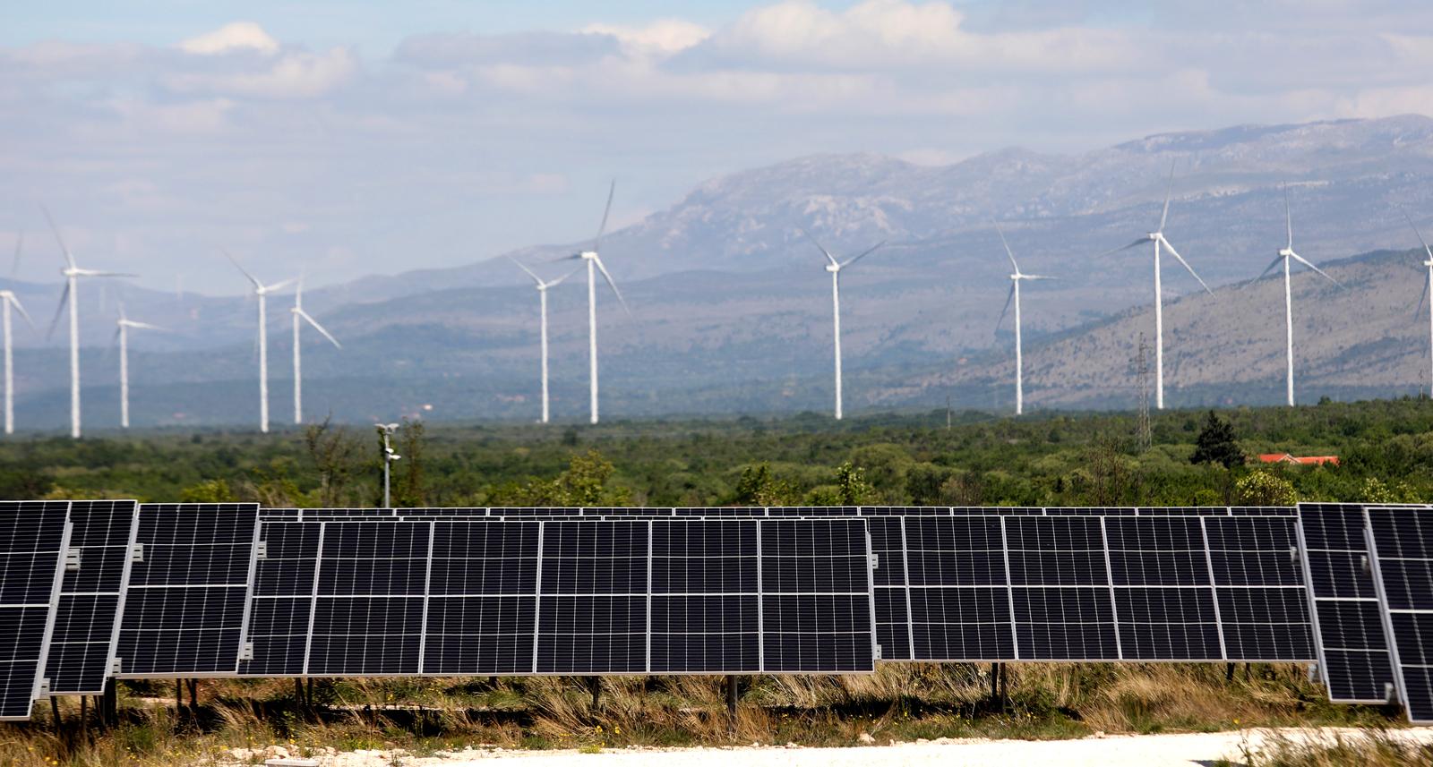 19.04.2024., Promina - Na terenu mjesta Suknovci podignuta je suncana elektrana Suknovci, kojoj je instalirana snaga 10 MWh, sastoji se od 20.000 solarnih panela po 500W. Photo: Dusko Jaramaz/PIXSELL