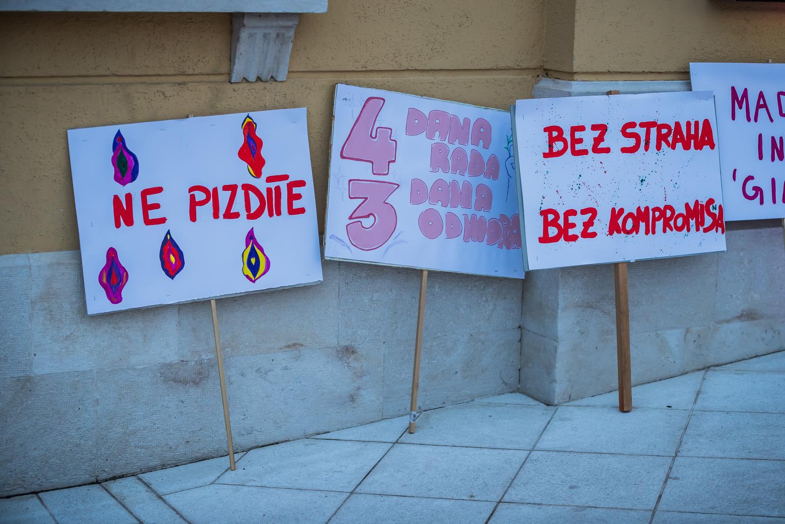 08.03.2024., Split - U organizaciji udruge Domine na nocnom marsu okupile su se mnogobrojne splitske zene. Photo: Zvonimir Barisin/PIXSELL