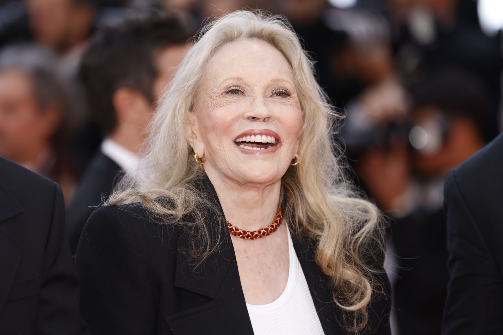 Faye Dunaway poses for photographers upon arrival at the premiere of the film 'Furiosa: A Mad Max Saga' at the 77th international film festival, Cannes, southern France, Wednesday, May 15, 2024. (Photo by Vianney Le Caer/Invision/AP)