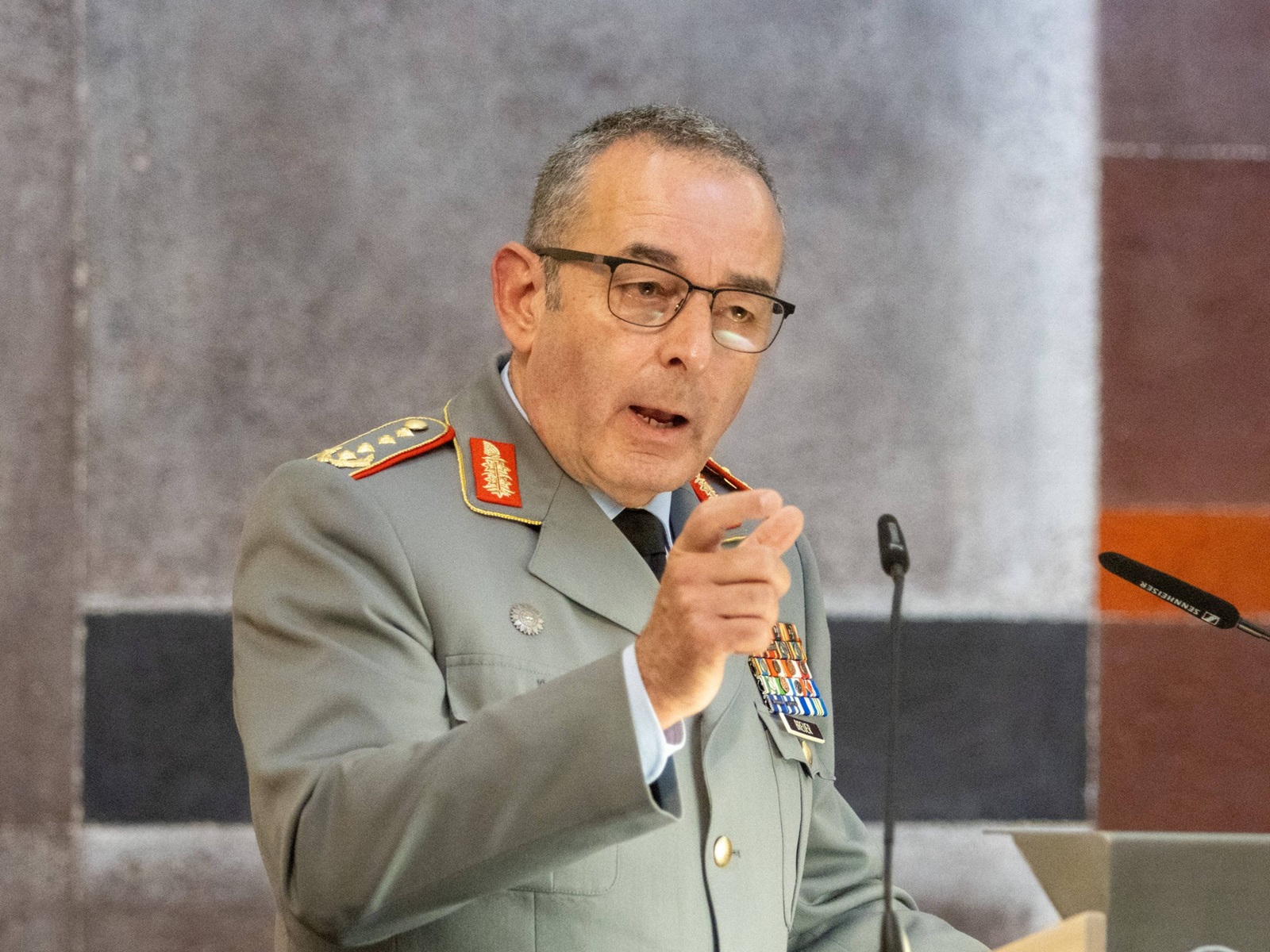 Carsten BREUER, General, Generalinspekteur der Bundeswehr. Tagung der Evangelischen Akademie Tutzing. Sommertagung Politischer Club 2024 zum Thema Deutsche Sicherheitspolitik . 21.06.2024. in Tutzing, E V A N G E L I S C H E A K A D E M I E T U T Z I N G, Deutschland. Quelle / Copyright / Credit : *** Carsten BREUER, General, Inspector General of the German Armed Forces Conference of the Protestant Academy Tutzing Summer Conference Political Club 2024 on German Security Policy 21 06 2024 in Tutzing, E V A N G E L I S C H E A K A D E M I E T U T Z I N G, Germany Source Copyright Credit xEAT-SICHERHEITSPOLITIKx,Image: 885518732, License: Rights-managed, Restrictions: imago is entitled to issue a simple usage license at the time of provision. Personality and trademark rights as well as copyright laws regarding art-works shown must be observed. Commercial use at your own risk., Credit images as "Profimedia/ IMAGO", Model Release: no, Credit line: Oryk HAIST / imago stock&people / Profimedia