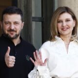 epa11395969 Ukrainian President Volodymyr Zelensky (L) and his wife Olena Zelenska (R) gesture upon their arrival at the Elysee Palace to meet with French President Emmanuel Macron and Brigittte Macron, in Paris, France, 07 June 2024. Zelensky arrived in France on 06 June to attend the commemorations of the 80th anniversary of D-Day in Normandy.  EPA/YOAN VALAT