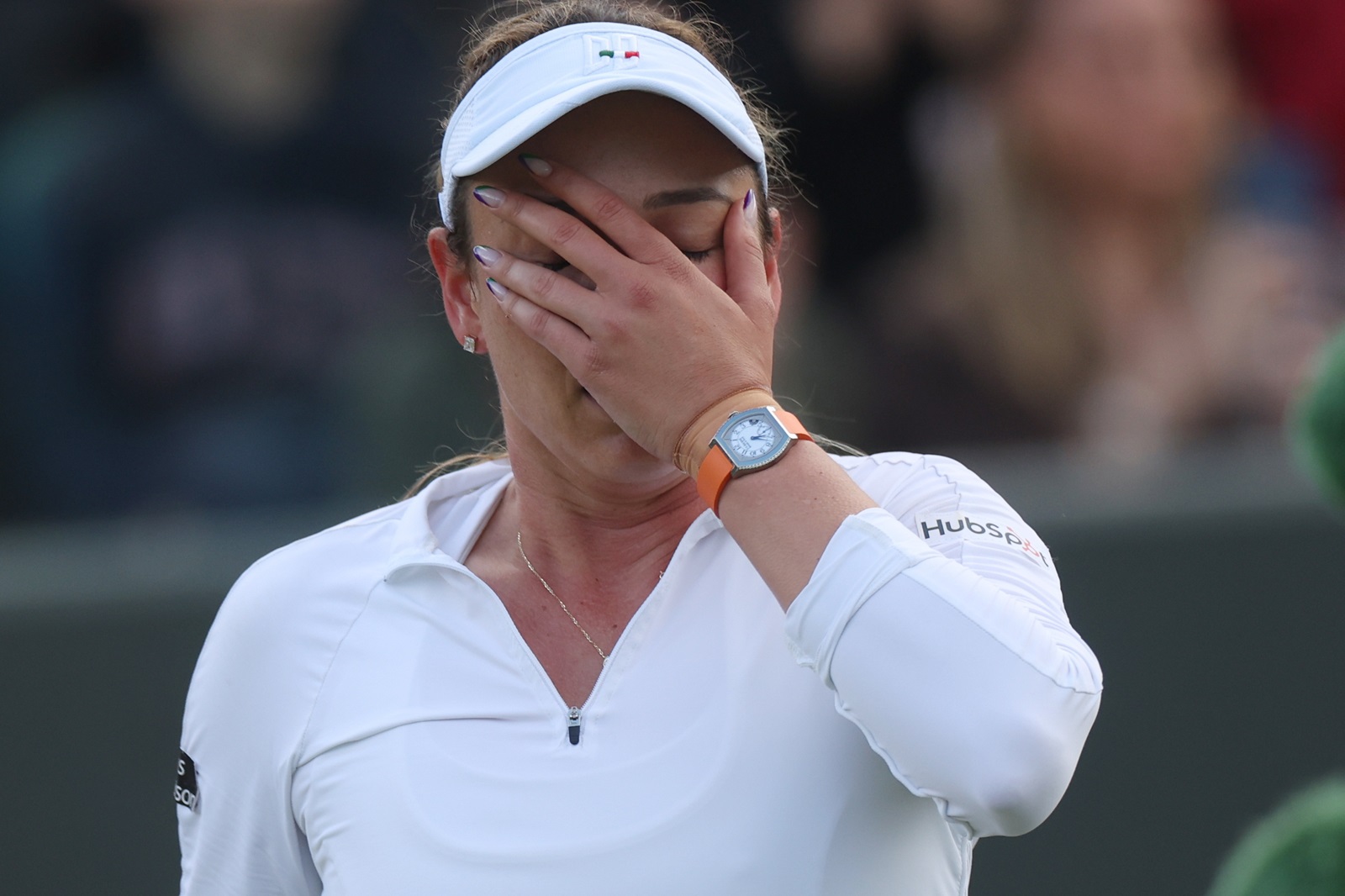 epa11465601 Donna Vekic of Croatia celebrates winning her Women's Singles fourth round match against Paula Badosa of Spain at the Wimbledon Championships, Wimbledon, Britain, 07 July 2024.  EPA/NEIL HALL  EDITORIAL USE ONLY