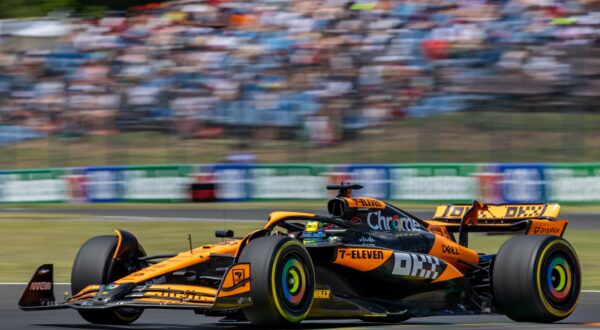 epa11487606 McLaren driver Oscar Piastri of Australia in action during the first practice session for the Formula One Hungarian Grand Prix at the Hungaroring circuit, in Mogyorod, near Budapest, 19 July 2024.  EPA/MARTIN DIVISEK