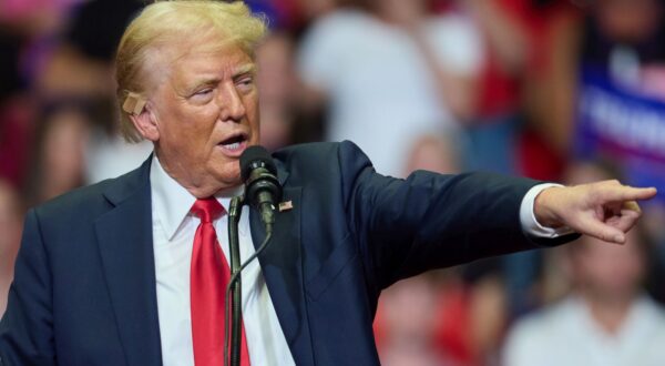 epa11489818 Republican presidential nominee Donald J. Trump speaks at his first joint rally with Republican vice presidential nominee Senator JD Vance at Van Andel Arena in Grand Rapids, Michigan, USA, 20 July 2024.  EPA/ALLISON DINNER