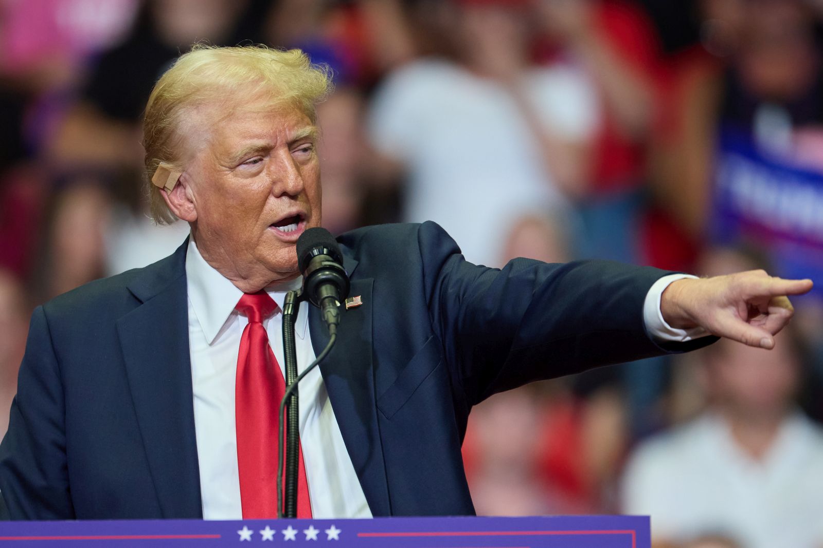 epa11489818 Republican presidential nominee Donald J. Trump speaks at his first joint rally with Republican vice presidential nominee Senator JD Vance at Van Andel Arena in Grand Rapids, Michigan, USA, 20 July 2024.  EPA/ALLISON DINNER