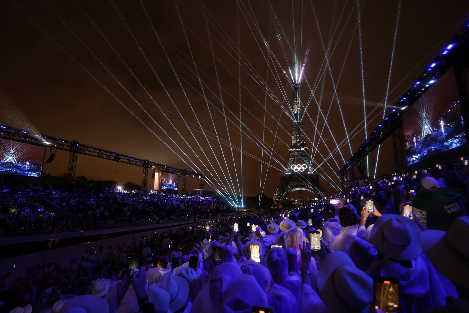 Pariz, 26.07.2024 - Otvaranje Olimpijskih igara Pariz 2024 na Trocadero trgu u Parizu. foto HINA/ POOL/ Damir Senèar/ lsd