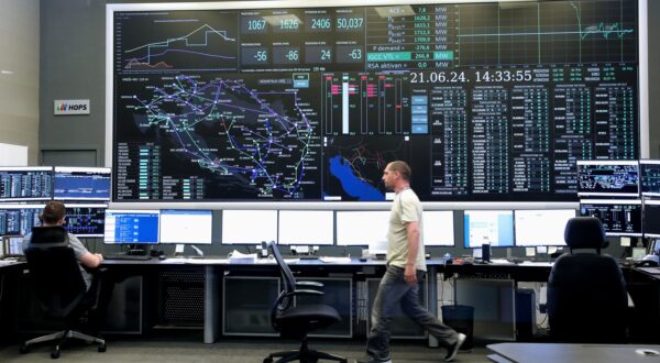 Zagreb, 21.06.2024. - Izjave za medije povodom meðunarodnog poremeæaja u opskrbi elektriènom energijom u sjeditu Hrvatskog operatora prijenosnog sustava d.o.o. Na fotografiji Nacionalni dispeèerski centar (NDC). foto HINA/ Lana SLIVAR DOMINIÆ/ lsd