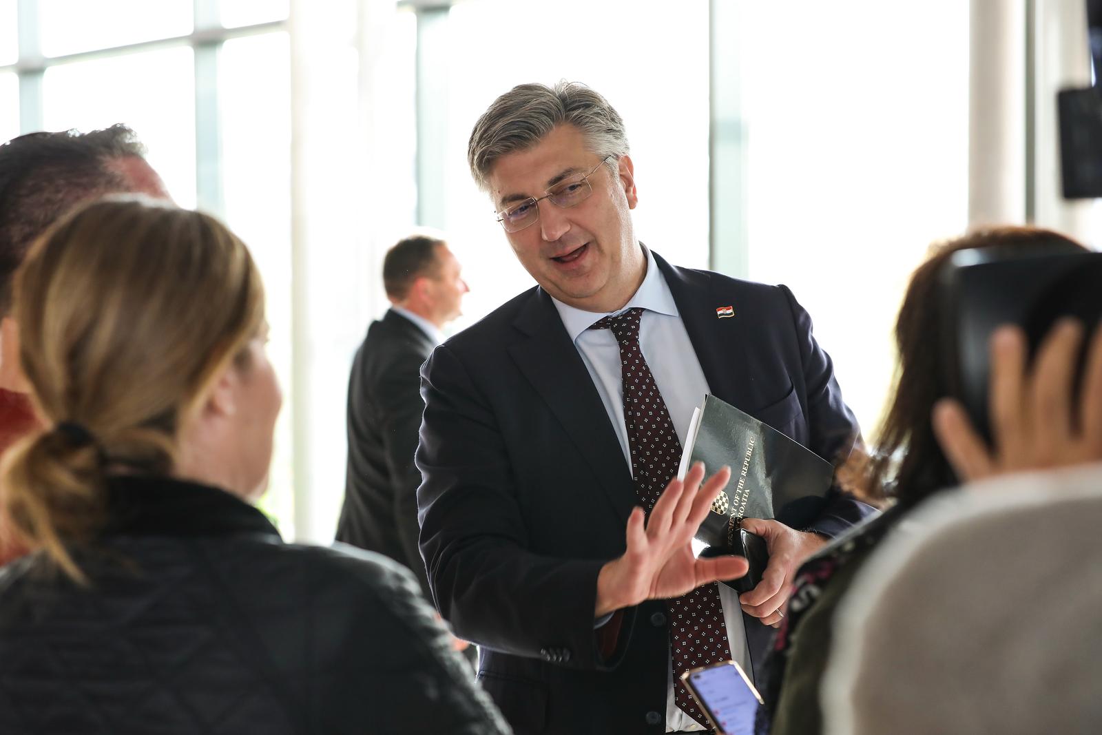 04.11.2022., Zagreb - Predsjednik Vlade Andrej Plenkovic odlazi iz Nacionalne i sveucilisne knjiznice nakon redovne sjednice Vlade RH. Photo: Jurica Galoic/PIXSELL Photo: Jurica Galoic/PIXSELL