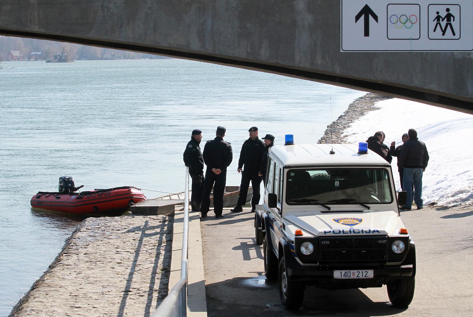 05.03.2013., Varazdin - Varazdinska zupanija donirala je Policijskoj upravi Varazdinskoj camac za spasavanje.rPhoto: Marko Jurinec/PIXSELL