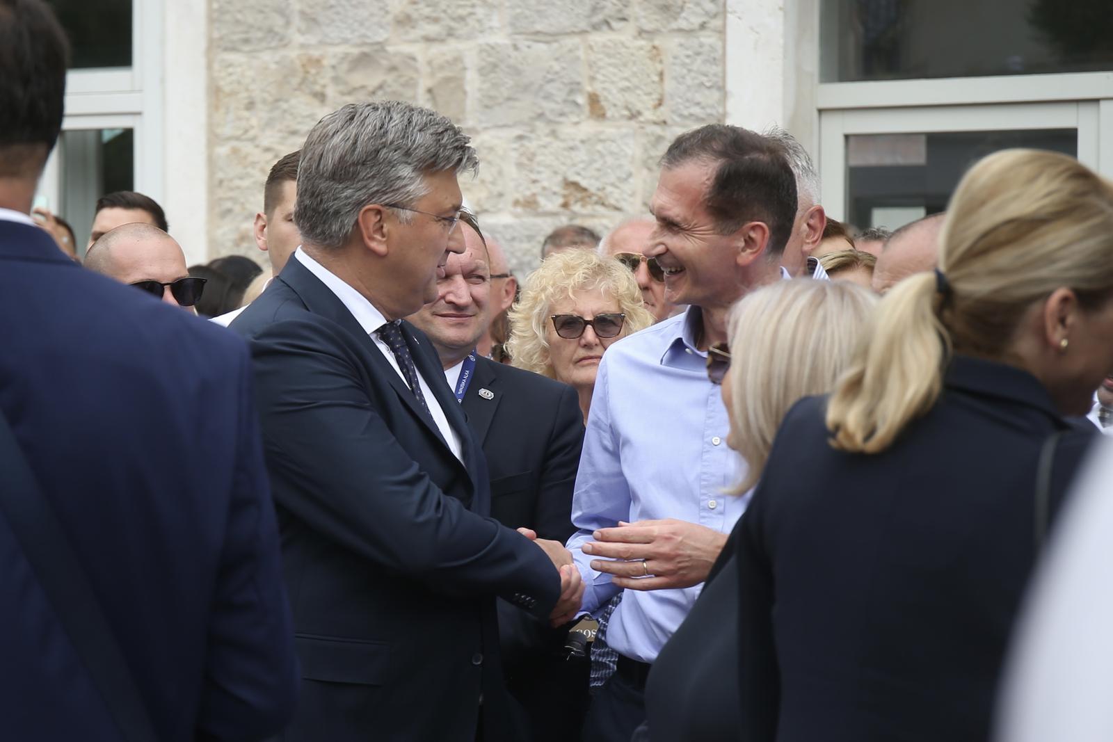 06.08.2023., Sinj - 308. Sinjska alka. Sinjska alka je hrvatska viteska igra. Odrzava se svake godine u nedjelju u prvoj trecini mjeseca kolovoza u Sinju, na godisnjicu pobjede nad turskim osvajacima 14. kolovoza 1715. Na taj dan je 700 hrvatskih vojnika iz Sinja uspjelo odbiti navalu vojske turskog seraskera Mehmed-pase Celica koja je brojala 60.000 vojnika. predsjednik Vlade Andrej Plenkovic, Dragan Primorac Photo: Ivo Cagalj/PIXSELL