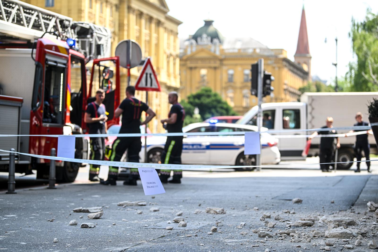 08.07.2024., Zagreb - Sa zgrade na adresi Trg republike Hrvatske 8 pao je dio zbuke. Photo: Igor Soban/PIXSELL